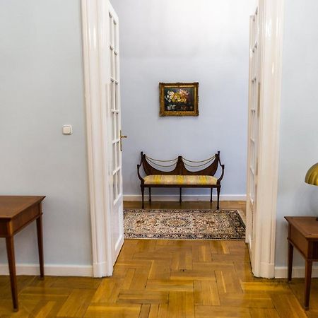 Luxury Downtown 3 Bedroom Apartment By Synagoge With Beautiful View Budapest Exterior photo