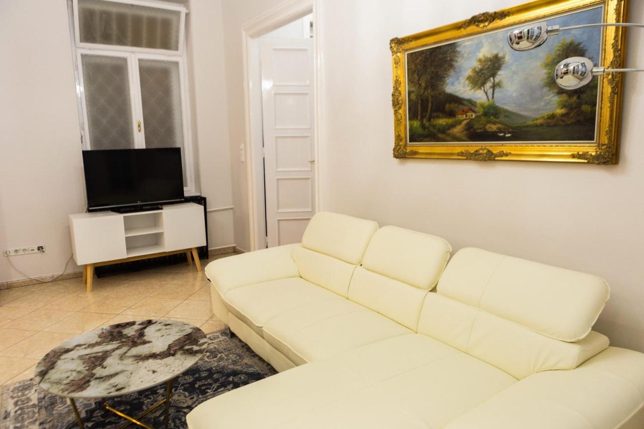 Luxury Downtown 3 Bedroom Apartment By Synagoge With Beautiful View Budapest Exterior photo