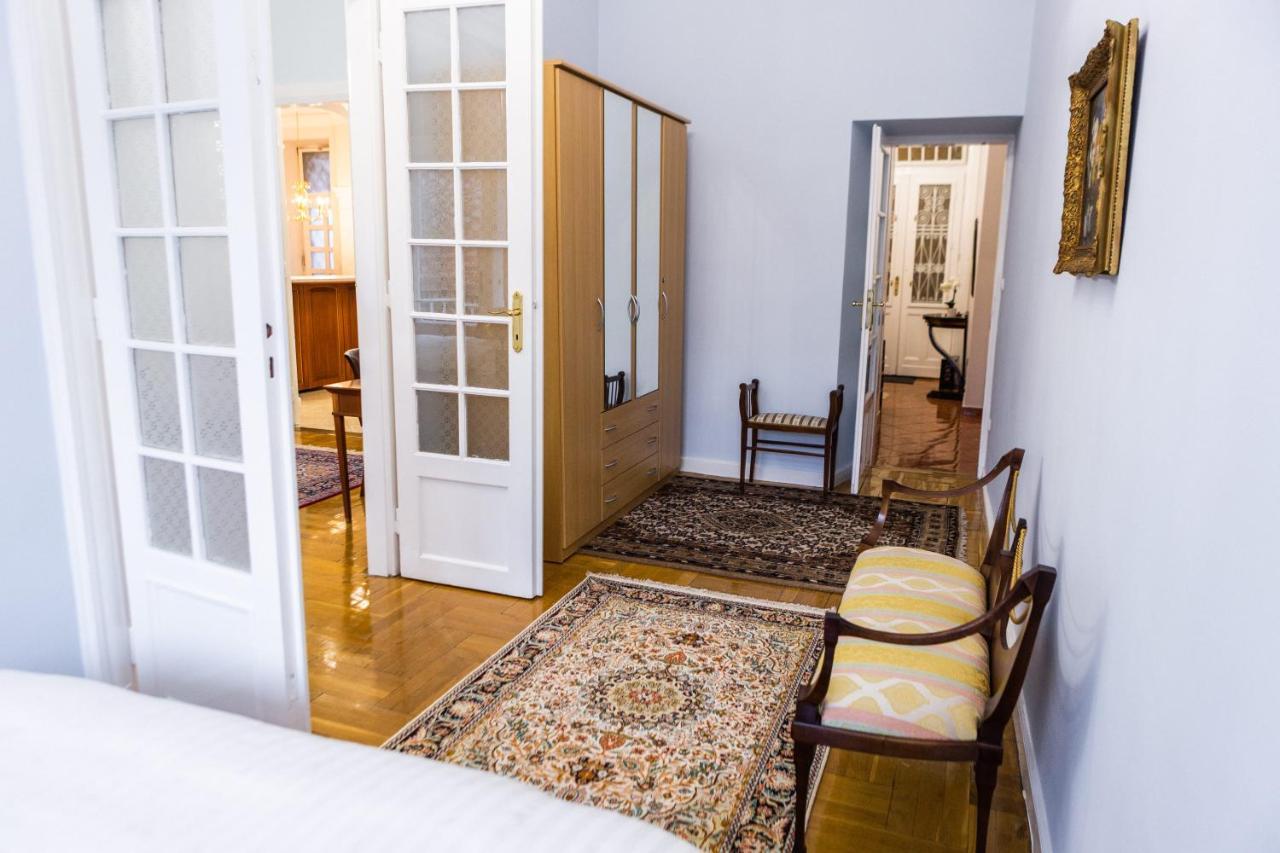 Luxury Downtown 3 Bedroom Apartment By Synagoge With Beautiful View Budapest Exterior photo
