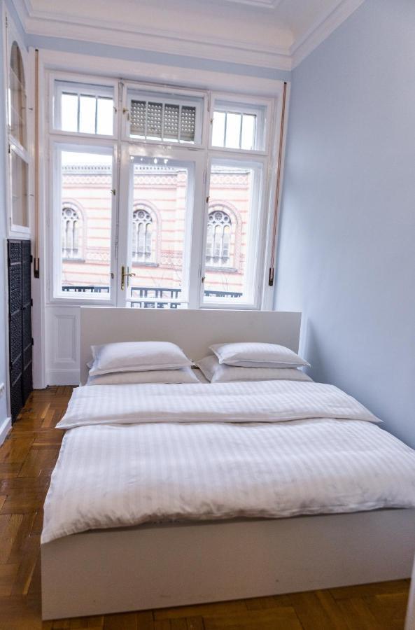 Luxury Downtown 3 Bedroom Apartment By Synagoge With Beautiful View Budapest Exterior photo