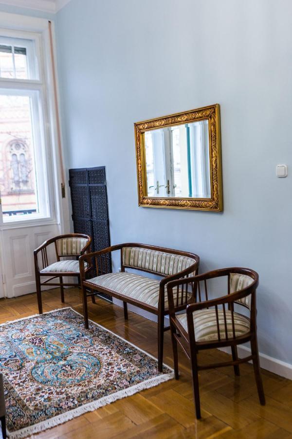 Luxury Downtown 3 Bedroom Apartment By Synagoge With Beautiful View Budapest Exterior photo