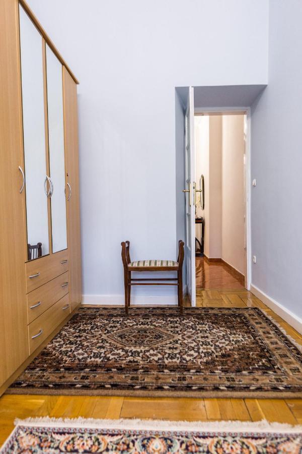 Luxury Downtown 3 Bedroom Apartment By Synagoge With Beautiful View Budapest Exterior photo
