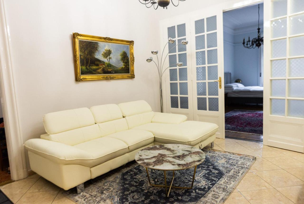 Luxury Downtown 3 Bedroom Apartment By Synagoge With Beautiful View Budapest Exterior photo