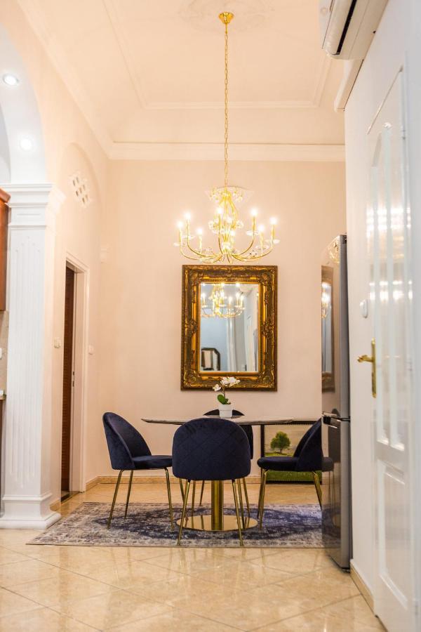Luxury Downtown 3 Bedroom Apartment By Synagoge With Beautiful View Budapest Exterior photo