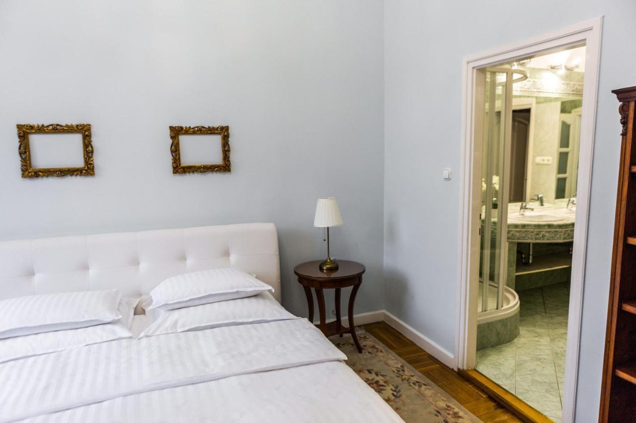 Luxury Downtown 3 Bedroom Apartment By Synagoge With Beautiful View Budapest Exterior photo